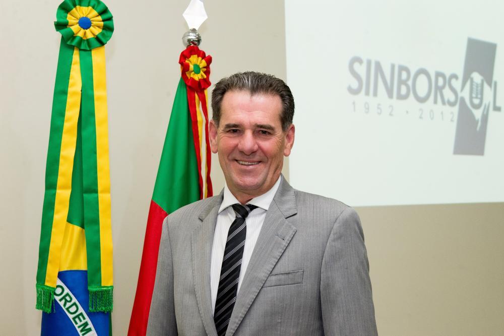 GILBERTO BROCCO É EMPOSSADO PRESIDENTE DO SINBORSUL PARA A GESTÃO 2016-2019